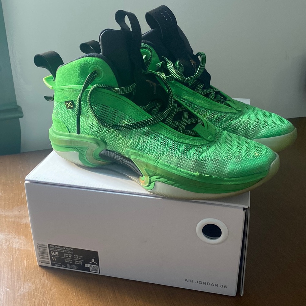 AIR JORDAN XXXVI GREEN SPARK AND METALLIC GOLD